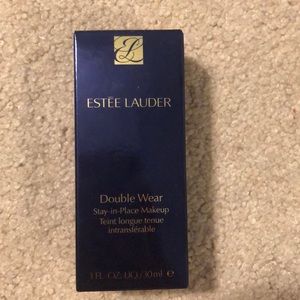 Estée Lauder double wear foundation